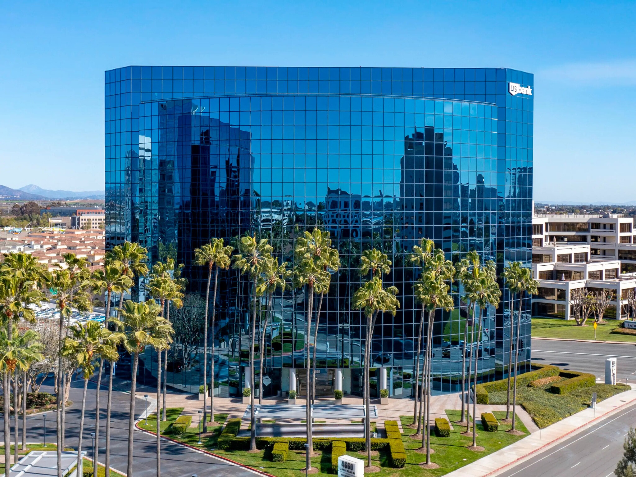 4660 La Jolla Village Dr, San Diego, CA for lease Building Photo- Image 1 of 7