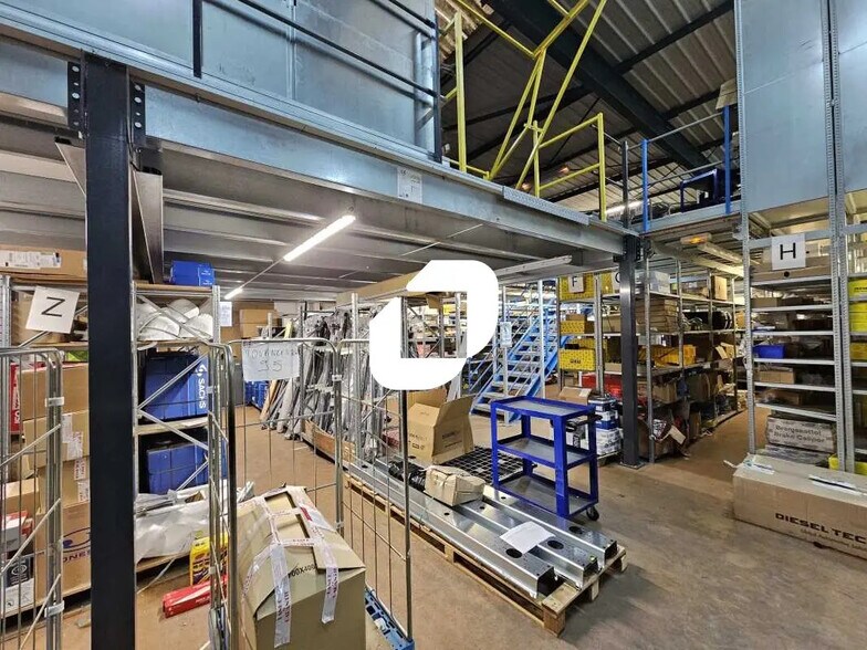 Office in Villepinte for lease - Interior Photo - Image 1 of 9