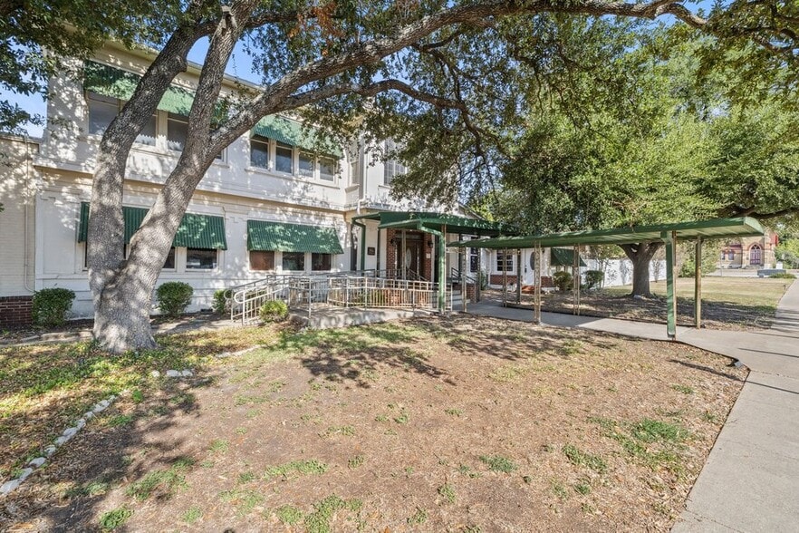 503 Talbot St, Taylor, TX for sale - Building Photo - Image 1 of 71