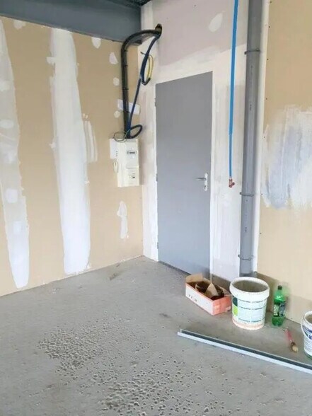 Office in Achères for sale - Interior Photo - Image 2 of 6