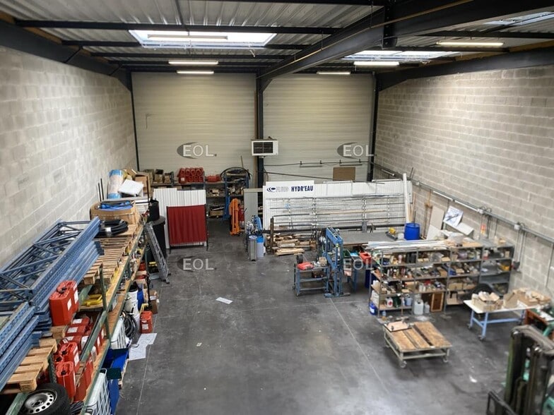 Flex in Chaponnay for sale - Building Photo - Image 3 of 15
