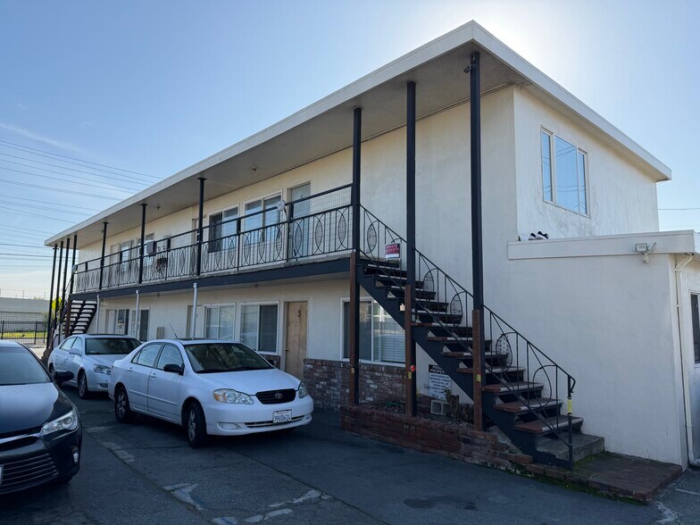 525 Huntington Ave, San Bruno, CA à vendre - Photo du bâtiment - Image 3 de 35