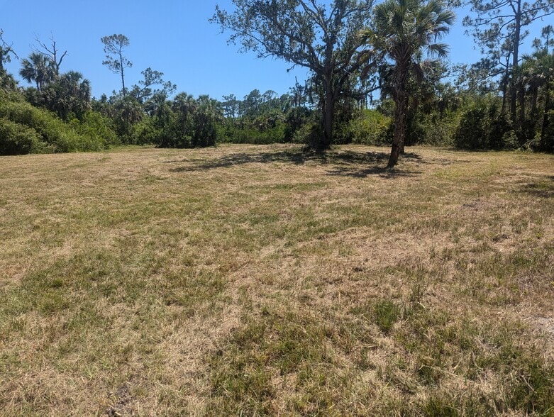 Montauck Ter portfolio of 4 properties for sale on LoopNet.ca - Neighborhood Photo - Image 2 of 10