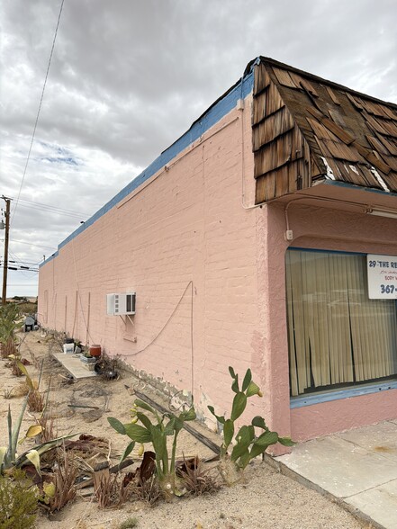 5929 Adobe Rd, Twentynine Palms, CA à vendre - Photo du bâtiment - Image 3 de 7