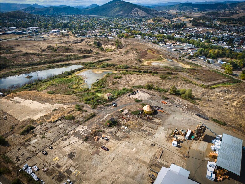 3625 Carnes Rd, Roseburg, OR à vendre - Photo du bâtiment - Image 3 de 22