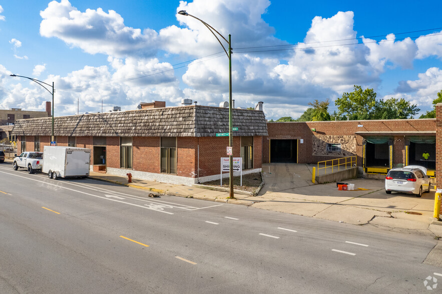 5540 N Northwest Hwy, Chicago, IL for sale - Building Photo - Image 3 of 6