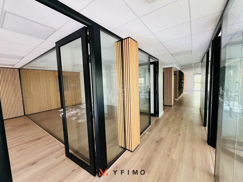 Flex dans Montigny-le-Bretonneux à louer - Photo du bâtiment - Image 2 de 6