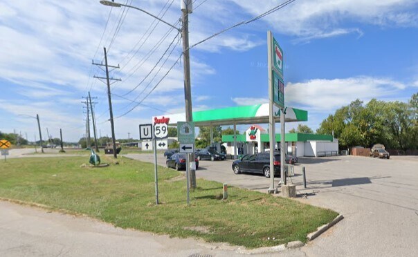 St. Joseph Gas Stations Portfolio portefeuille de 2 propriétés à vendre sur LoopNet.ca - Photo principale - Image 1 de 2