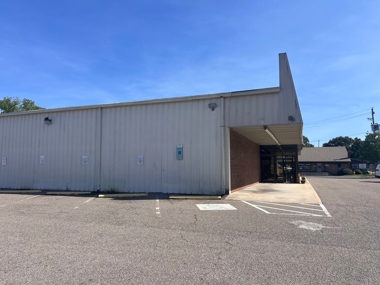 177 N Sycamore St, Aberdeen, NC for sale - Building Photo - Image 2 of 24