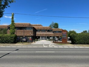 Oxford Rd, Stokenchurch for lease Building Photo- Image 1 of 4