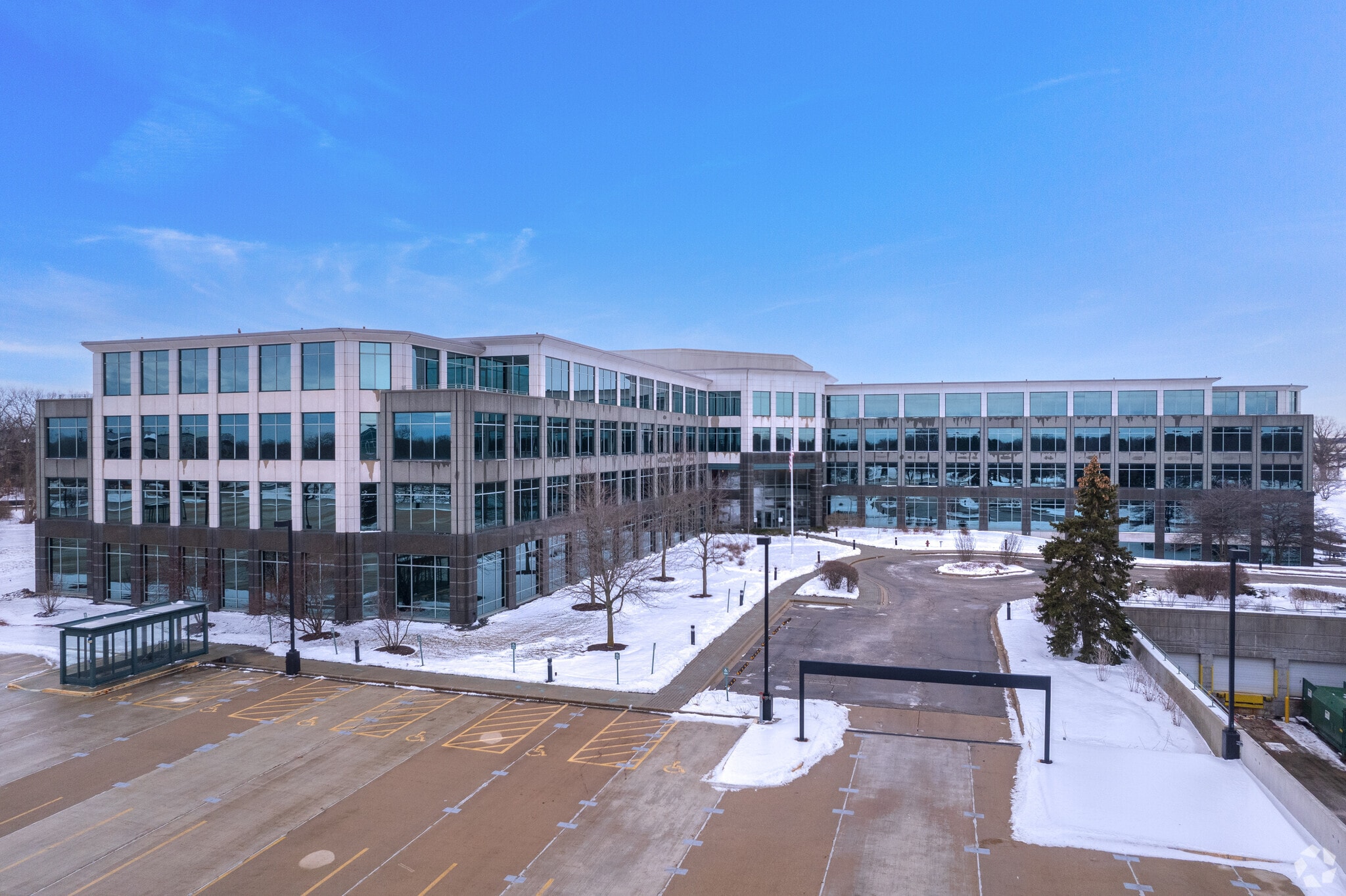 1900 West Field Ct, Lake Forest, IL for lease Primary Photo- Image 1 of 6
