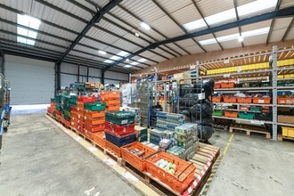 Ascot Dr, Derby for lease Interior Photo- Image 2 of 3