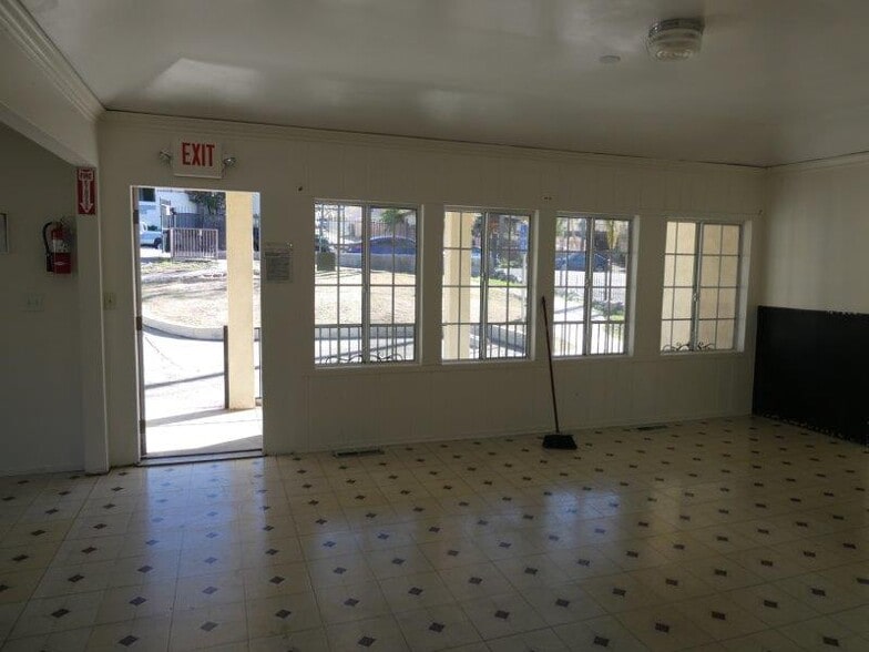 10267 Tujunga Canyon Blvd, Tujunga, CA à vendre - Photo du bâtiment - Image 3 de 24