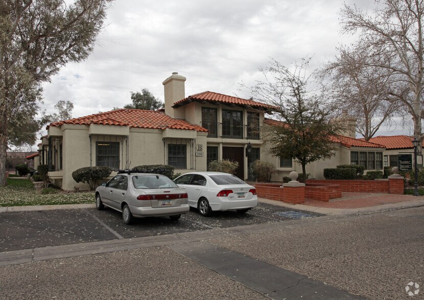 1200 N El Dorado Pl, Tucson, AZ à louer - Photo du bâtiment - Image 2 de 11