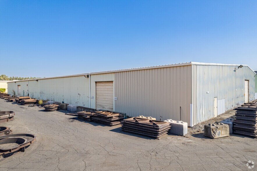 10425 N Bloss Ave, Portland, OR à louer - Photo du bâtiment - Image 2 de 4