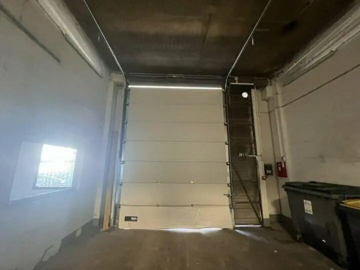 Flex in Gennevilliers for lease - Interior Photo - Image 2 of 3