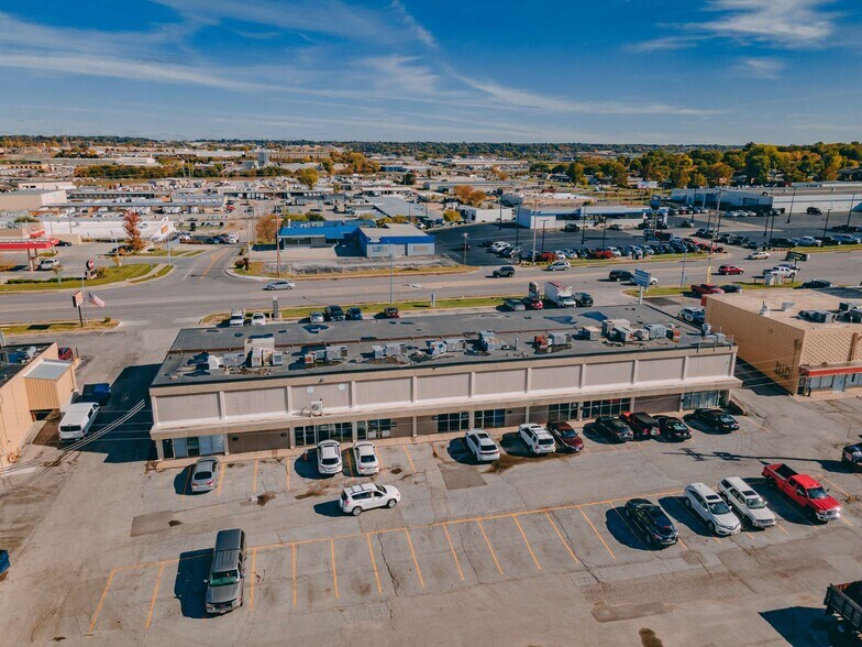 4442-4472 S 84th St, Omaha, NE à louer - Photo du bâtiment - Image 2 de 7