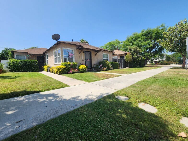 11820-11824 Victory Blvd, North Hollywood, CA à vendre - Photo du bâtiment - Image 2 de 6