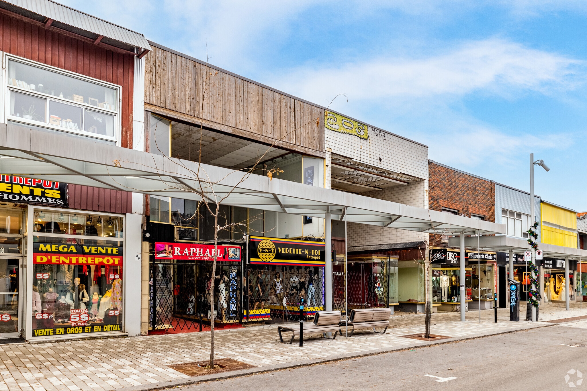 6758 Rue Saint-Hubert, Montréal, QC à vendre Photo principale- Image 1 de 7