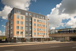 More details for 2220 E Lake St, Minneapolis, MN - Retail for Lease