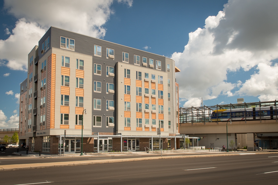 2220 E Lake St, Minneapolis, MN for lease Primary Photo- Image 1 of 22