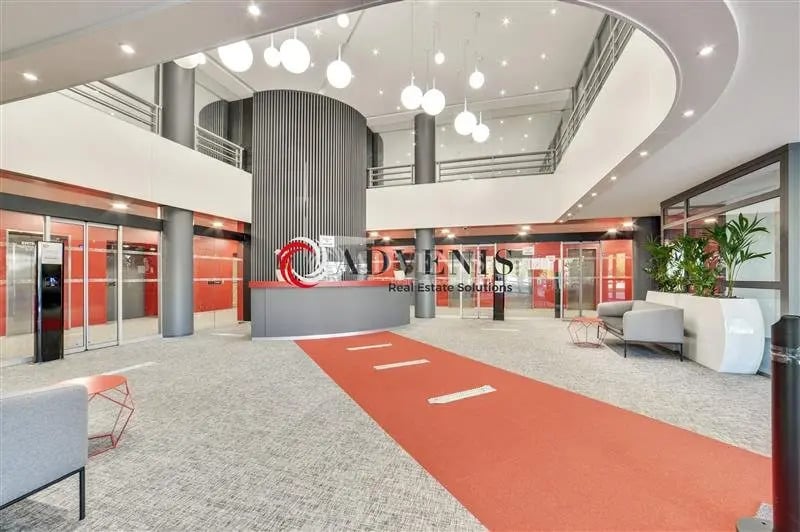 Office in Villepinte for lease - Lobby - Image 2 of 3