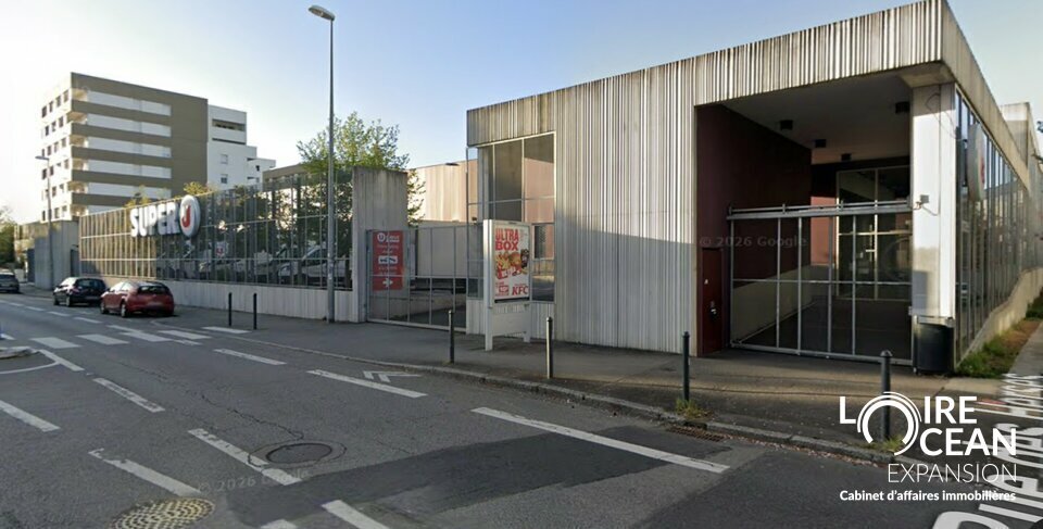 Commerce de détail dans Nantes à louer - Photo du bâtiment - Image 1 de 2