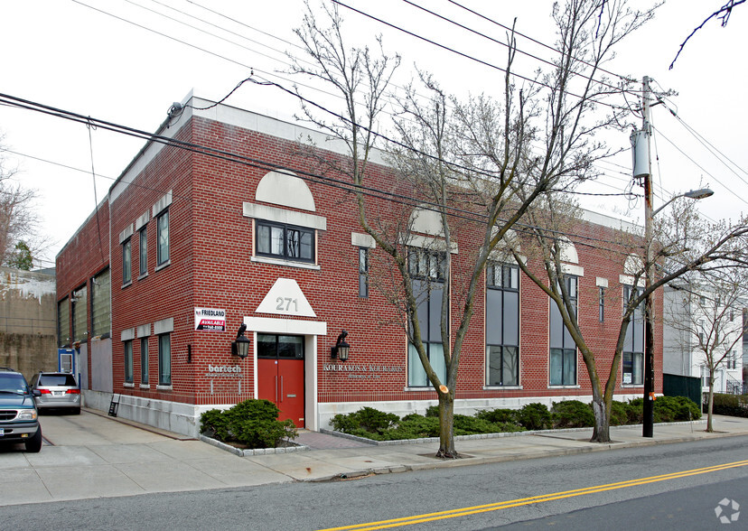 271 Main St, Eastchester, NY for lease - Building Photo - Image 1 of 4