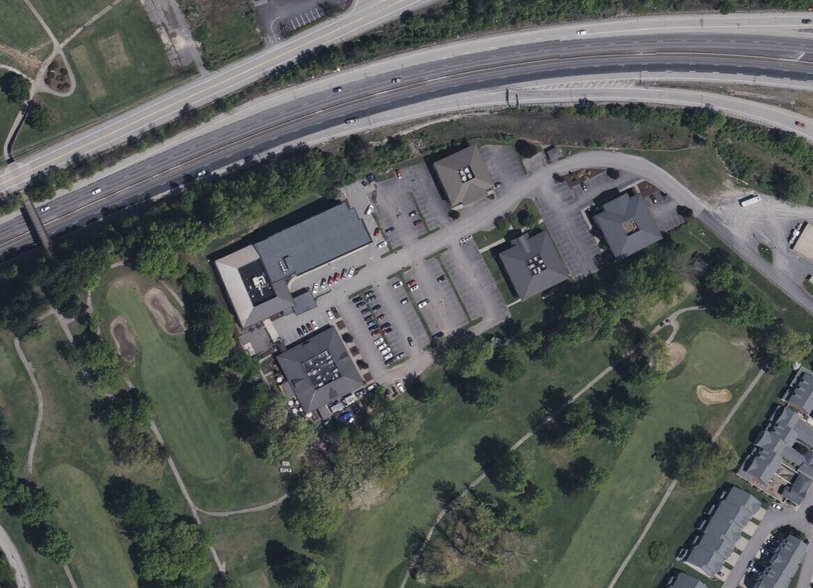 Cranberry Square portefeuille de 5 propriétés à vendre sur LoopNet.ca Aérien- Image 1 de 26