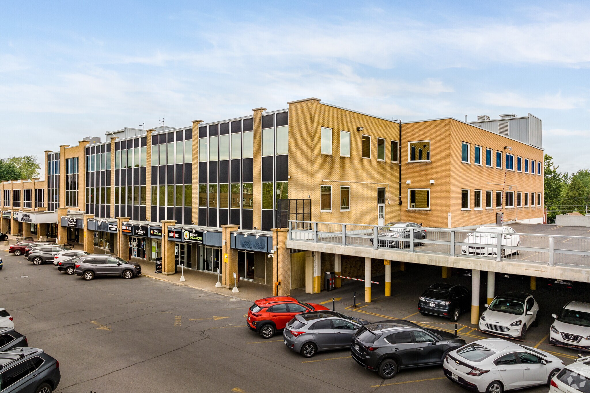 345-371 Rue Saint-Jean, Longueuil, QC à vendre Photo principale- Image 1 de 1