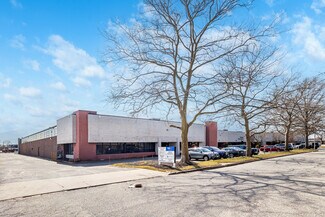 Plus de détails pour 12-1 Dubon Ct, Farmingdale, NY - Industriel à louer