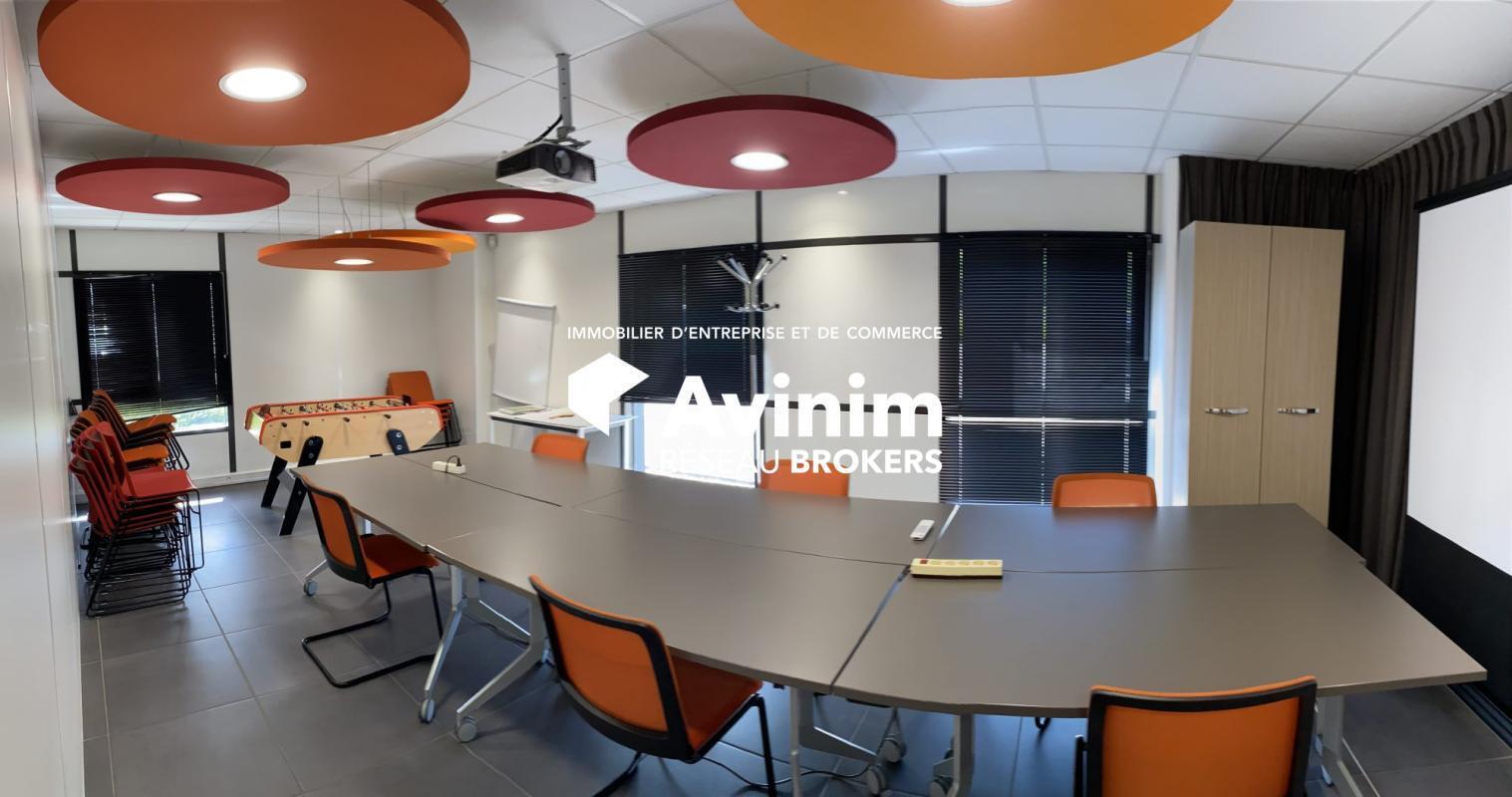 Office in Voiron for lease Interior Photo- Image 1 of 14