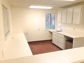 95 Montgomery Dr, Santa Rosa, CA à louer Photo intérieure- Image 2 de 24