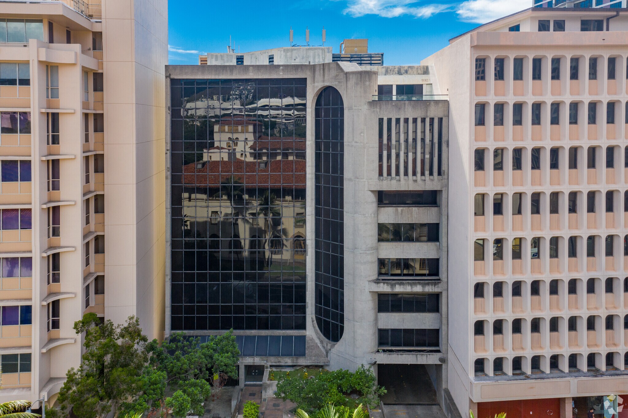 345 Queen St, Honolulu, HI à louer Photo principale- Image 1 de 9