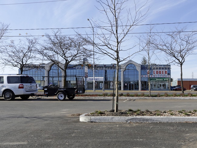 Plus de détails pour 1270-1280 Boul Moody, Terrebonne, QC - Commerce de détail à vendre