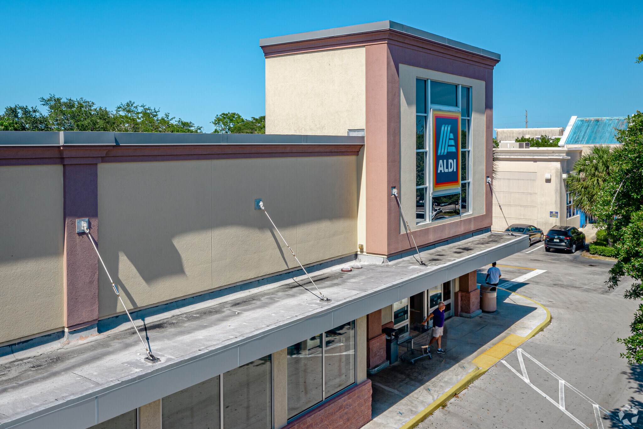 3825-3869 W Hillsboro Blvd, Deerfield Beach, FL à louer Photo principale- Image 1 de 21