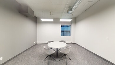 111 Peter St, Toronto, ON à louer Photo intérieure- Image 2 de 7