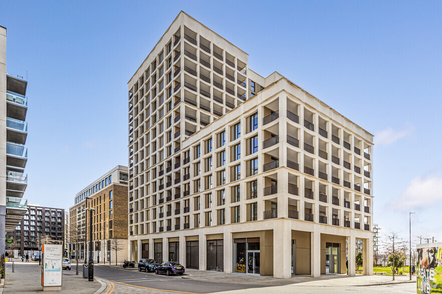 Royal Crescent Av, London à louer - Photo du bâtiment - Image 2 de 5