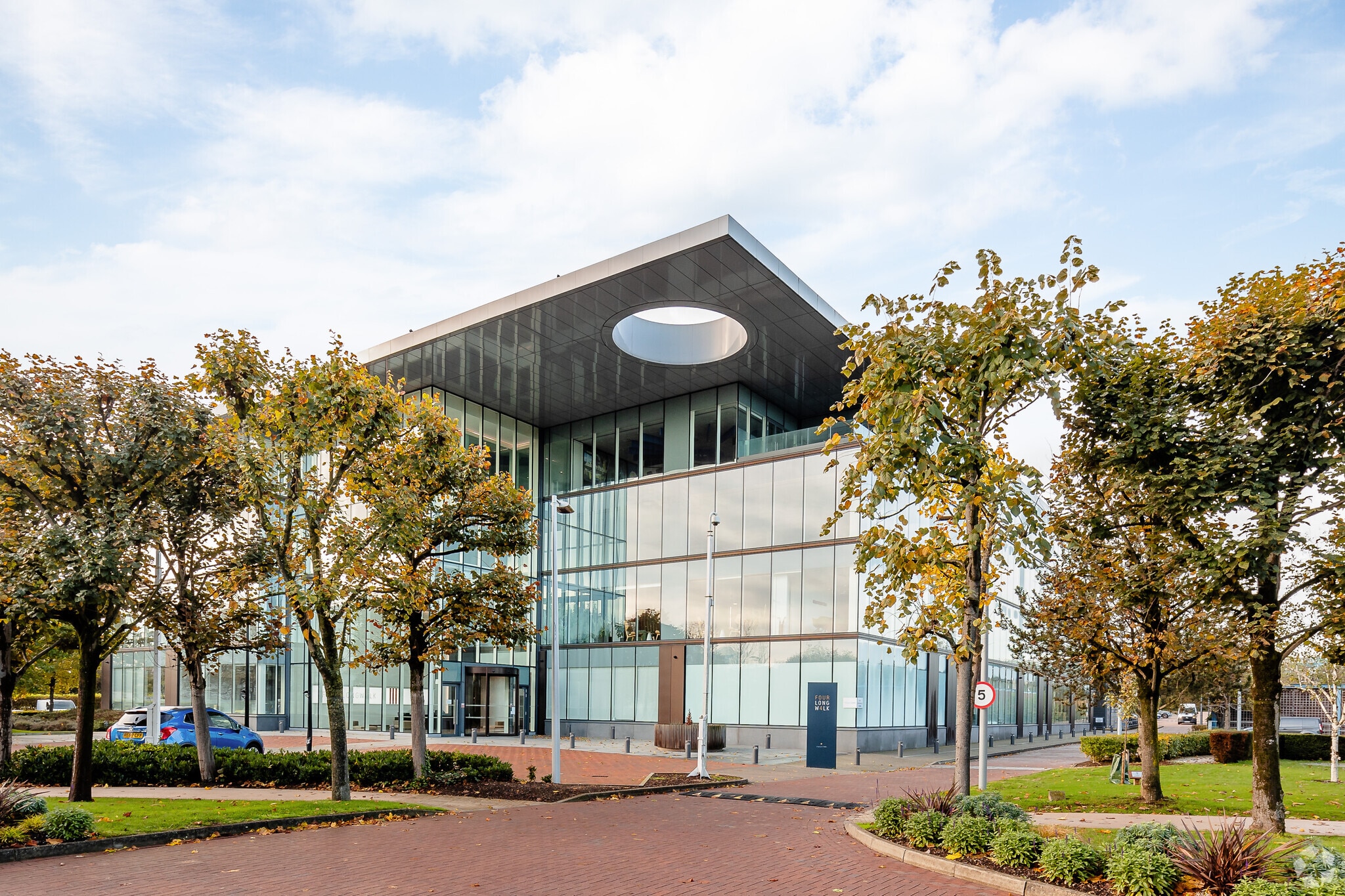 4 Longwalk Rd, Uxbridge à louer Photo principale- Image 1 de 21