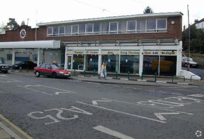 105 South St, Dorking à louer - Photo du bâtiment - Image 2 de 3