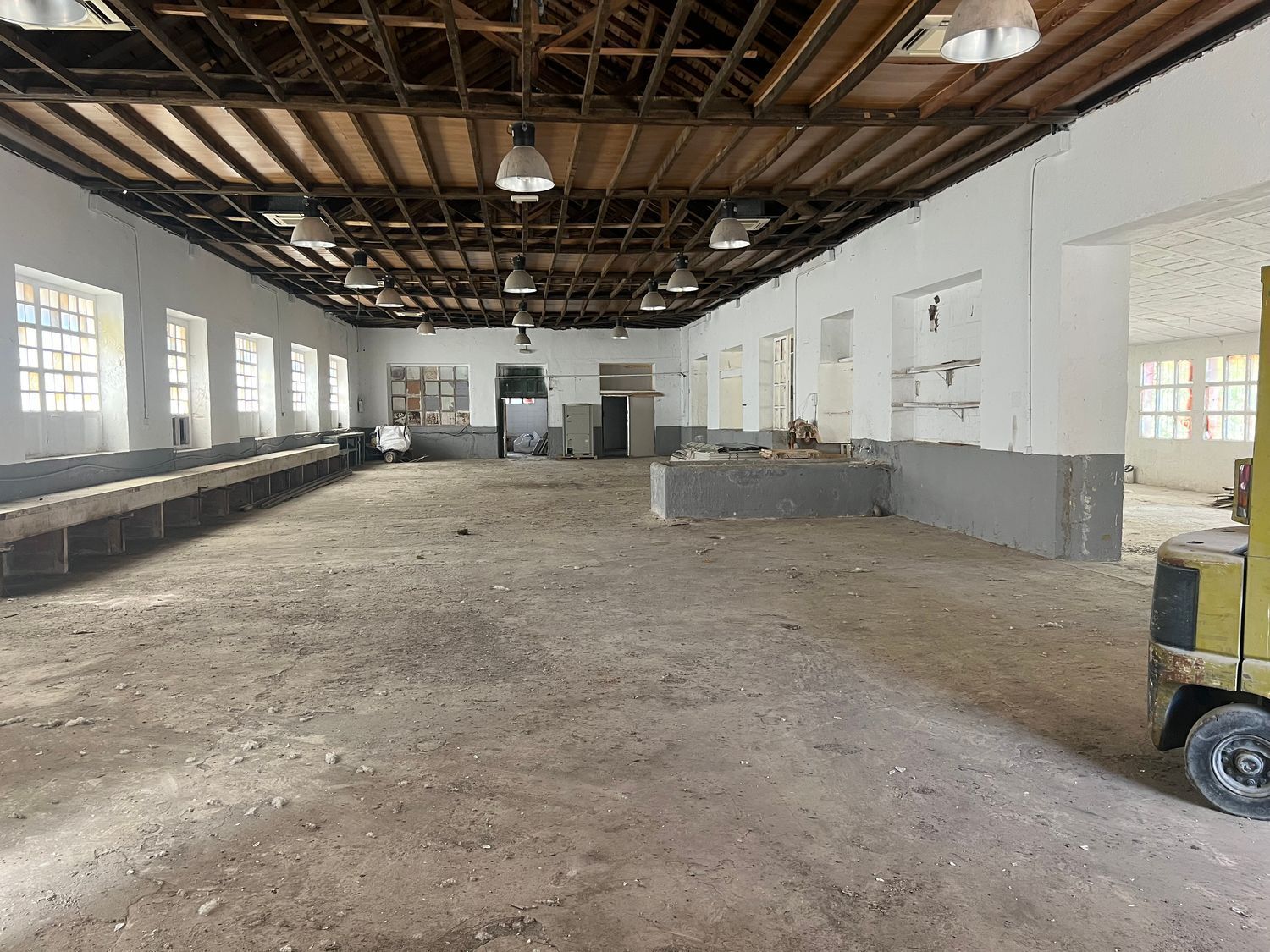 Industrial in Miraflores de la Sierra, Madrid for sale Primary Photo- Image 1 of 14