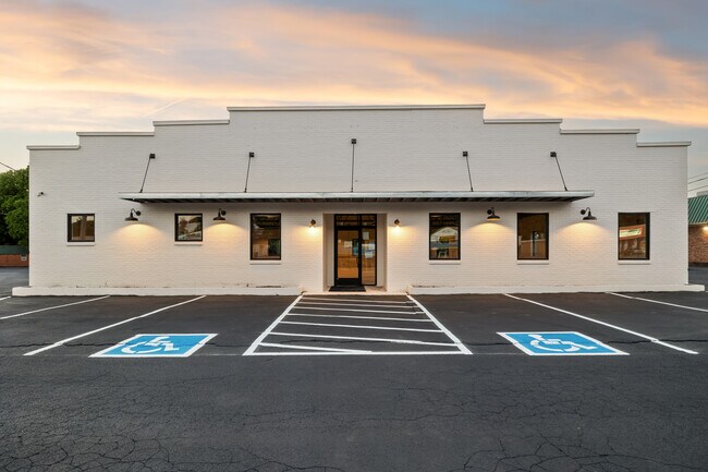More details for 111 Nashville Hwy N, Columbia, TN - Retail for Sale