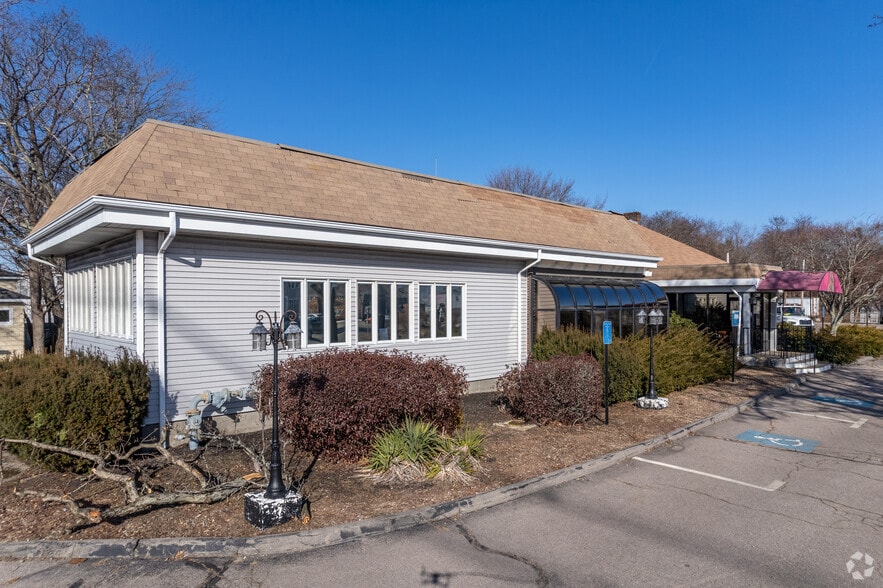 120 Chestnut St, North Attleboro, MA for lease - Building Photo - Image 2 of 5