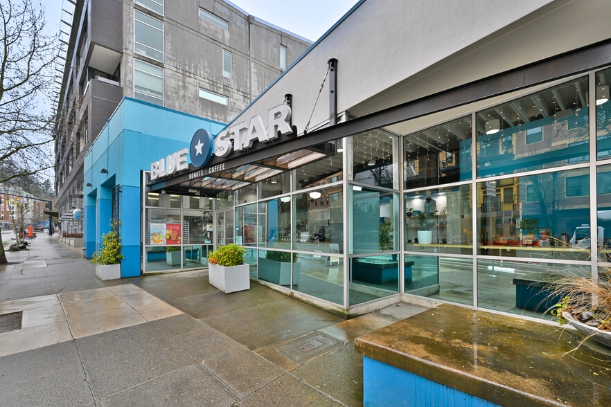 1701 SW Jefferson St, Portland, OR for lease - Building Photo - Image 1 of 14