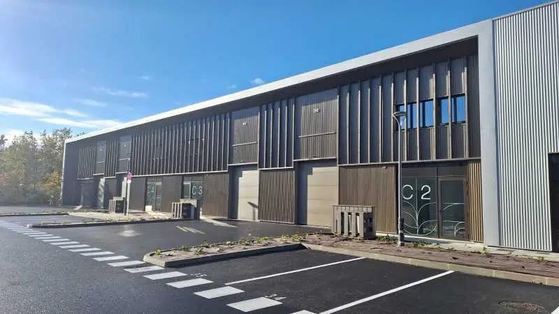 Office in Mérignac for lease Building Photo- Image 1 of 11