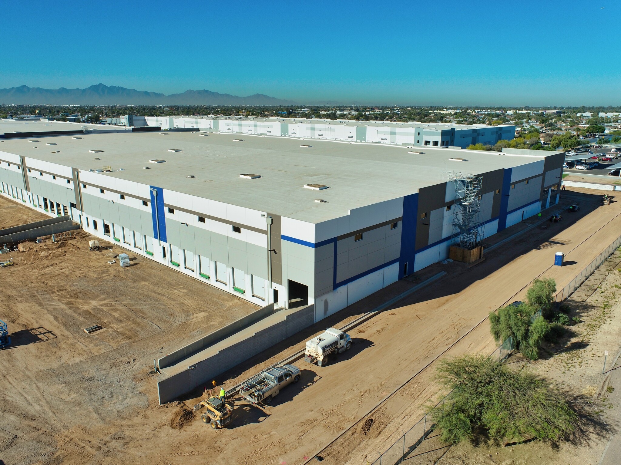 4375 N 45th Ave, Phoenix, AZ for lease Building Photo- Image 1 of 6