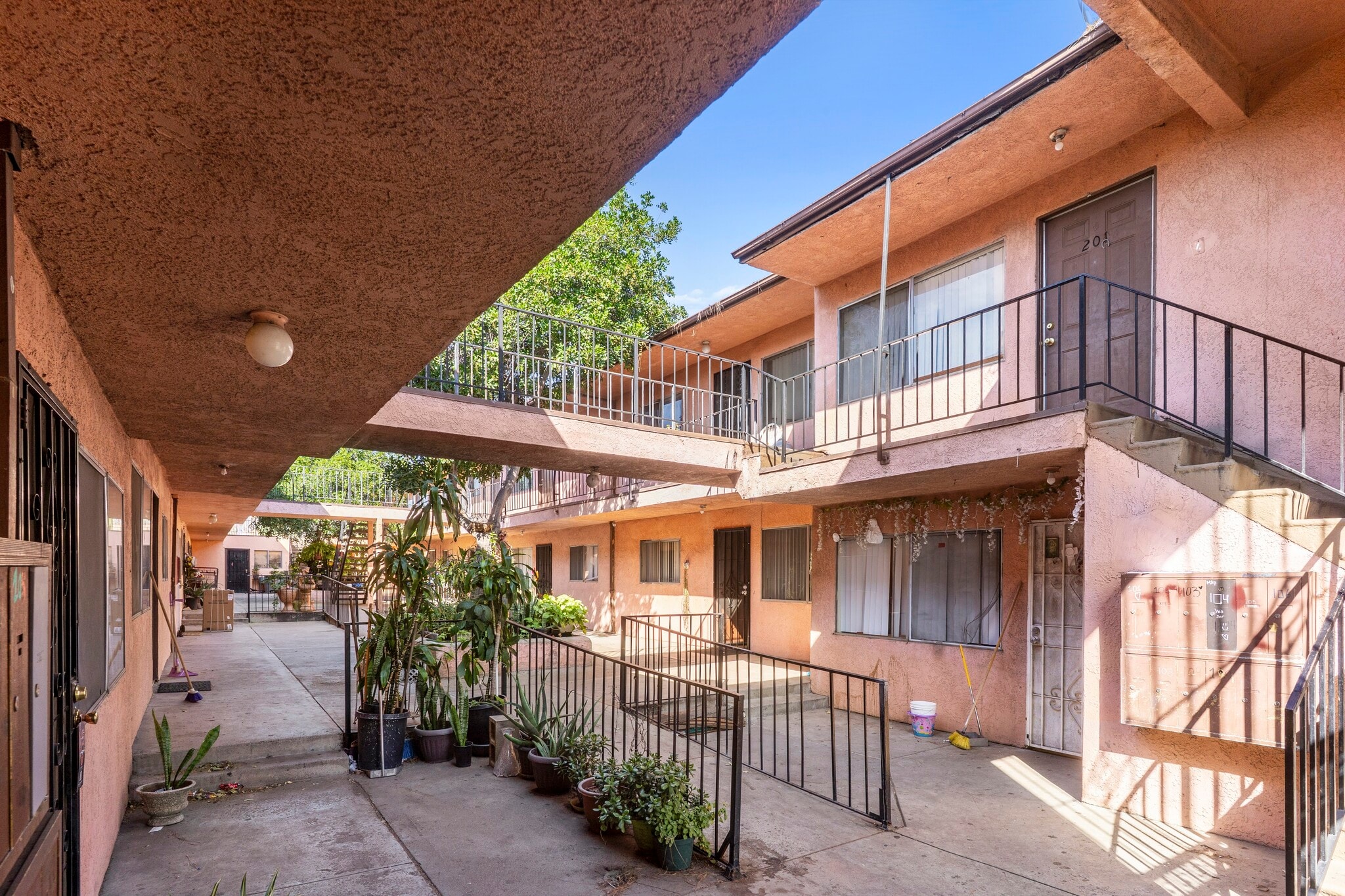 12661 Pierce St, Pacoima, CA for sale Primary Photo- Image 1 of 16