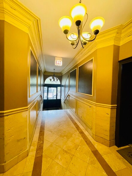 5526 S Indiana Ave, Chicago, IL for sale - Building Photo - Image 3 of 18