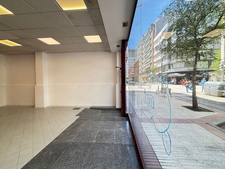 Rúa Alcalde Lens, 31, A Coruña, La Coruna for lease - Building Photo - Image 3 of 25