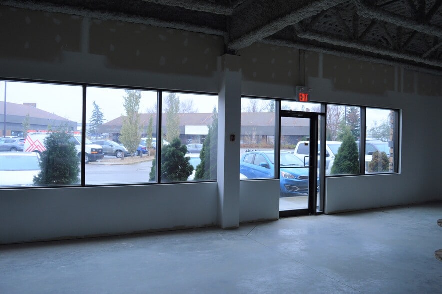 7657 50th St NW, Edmonton, AB for lease - Building Photo - Image 2 of 8